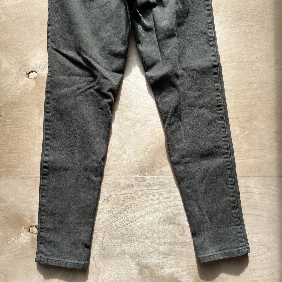 리바이스 빈티지 10912 슬림 핏 테이퍼드 레그 오렌지 탭 블랙 진 상품이미지8