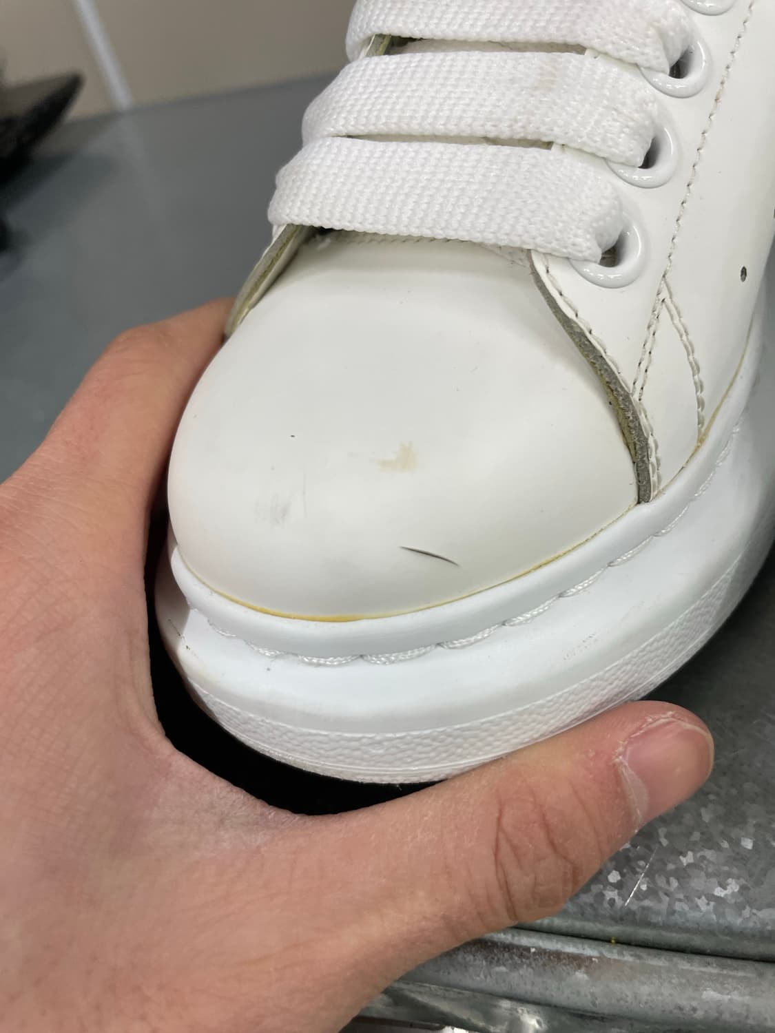 알렉산더 맥퀸 오버솔 스니커즈 골드탭 36.5 상품이미지8