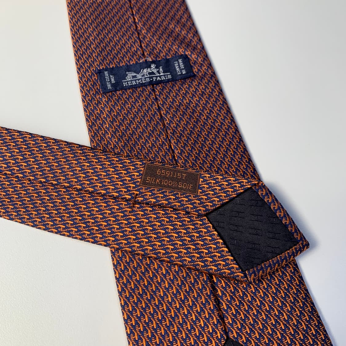 에르메스(HERMES) H로고 기하학적패턴 프랑스 100실크 명품넥타이 상품이미지7