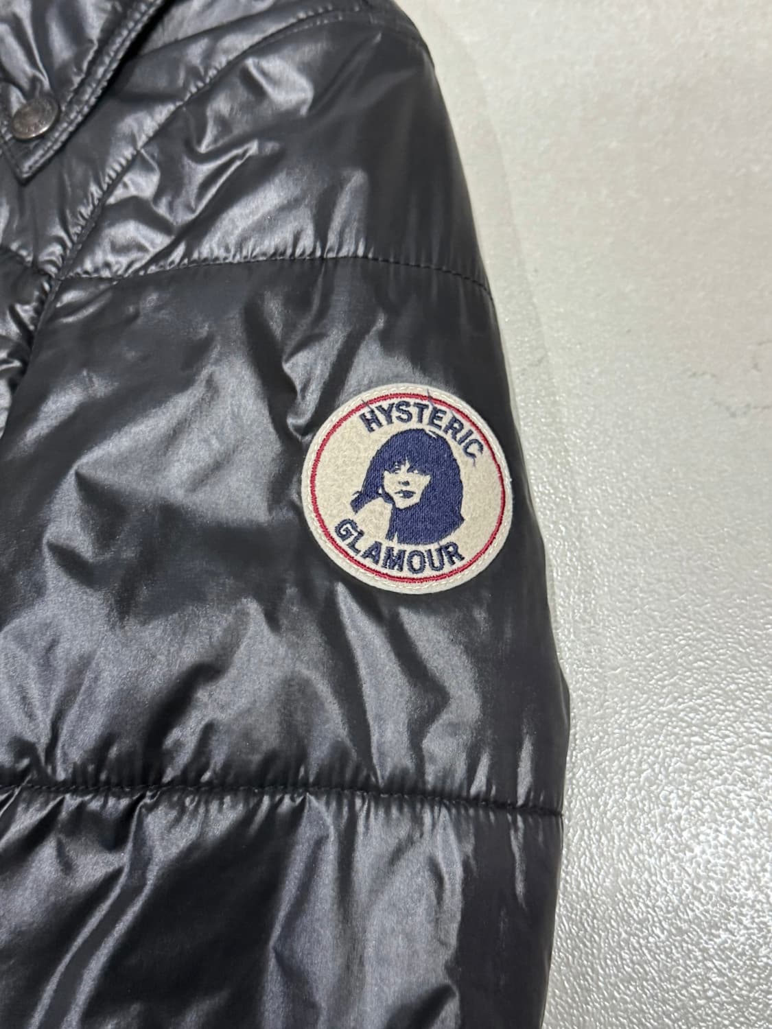 히스테릭 글래머 아카이브 사선 지퍼 히스걸 패치 라이더 패딩 자켓 상품이미지3