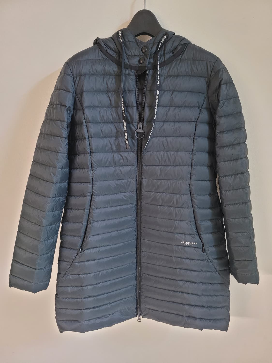 1회착) 질스튜어트 스포츠 중기장 구스 경량 패딩 90(S) 상품이미지1