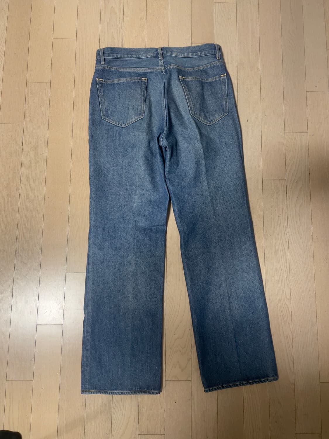 AURALEE WASHED HARD TWIST DENIM 5P PANTS 상품이미지2
