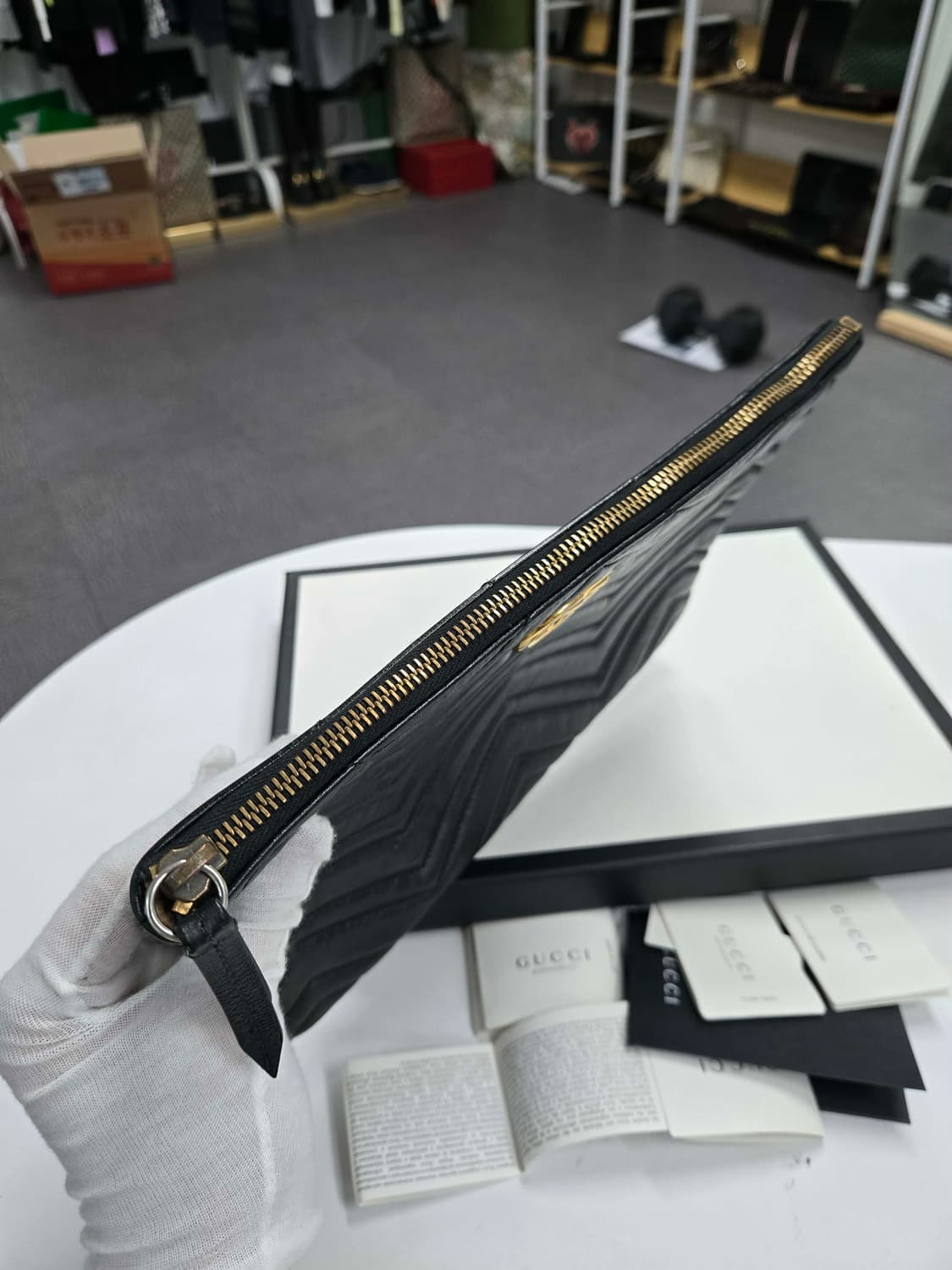 [50%할인] 구찌 마틀라세 GG 클러치백 상품이미지5