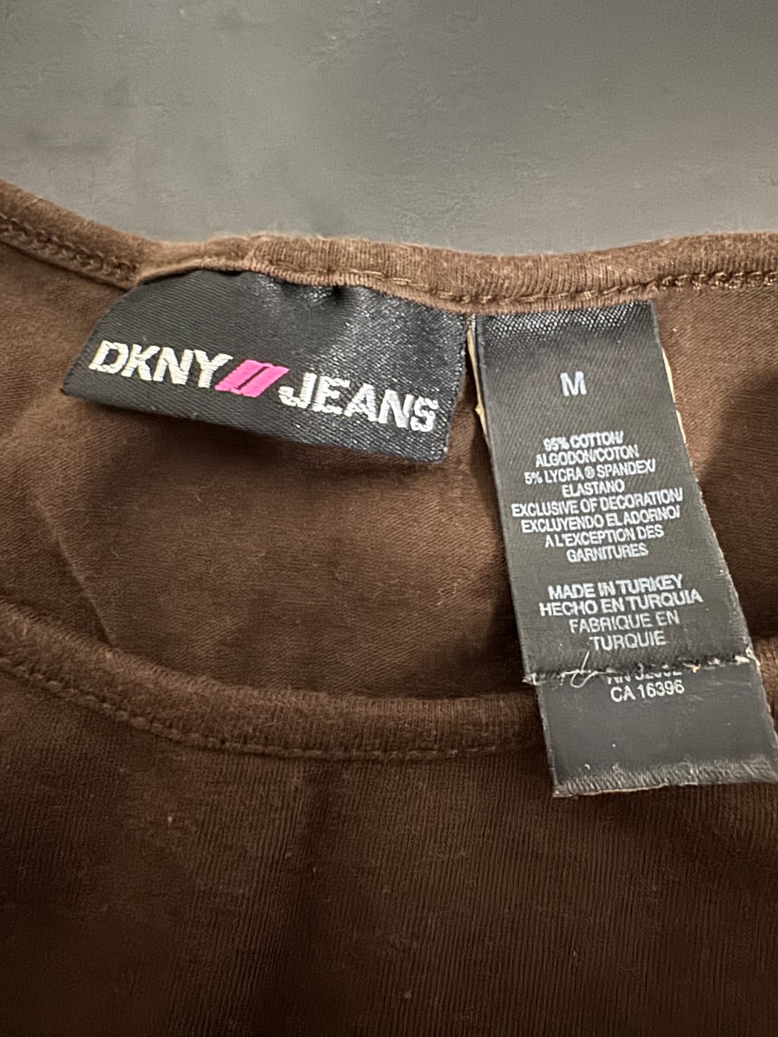 여성 DKNY 스펠아웃 스판 혼방 스팽글 티셔츠 코코아 xs 상품이미지3