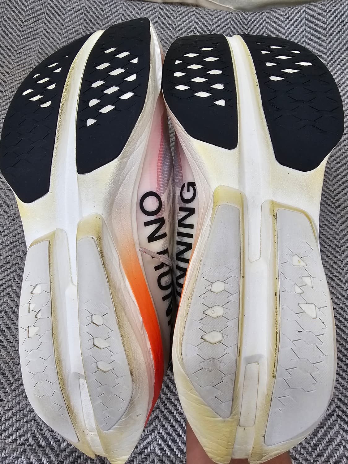 온러닝 클라우드붐 스트라이크 러닝화 상품이미지4