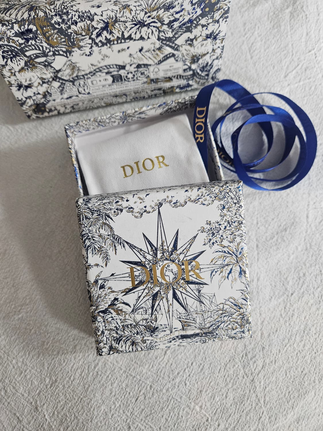디올 홀리데이 박스 +쇼핑백+더스트 새상품 풀세트 상품이미지1