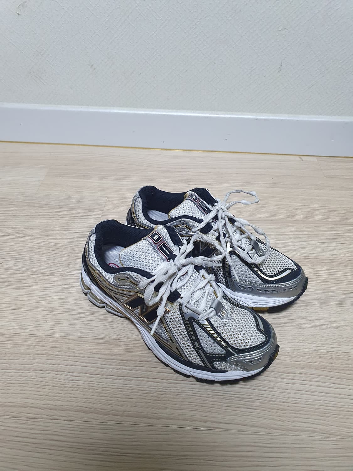 뉴발란스 1906R 실버 운동화 240 상품이미지2