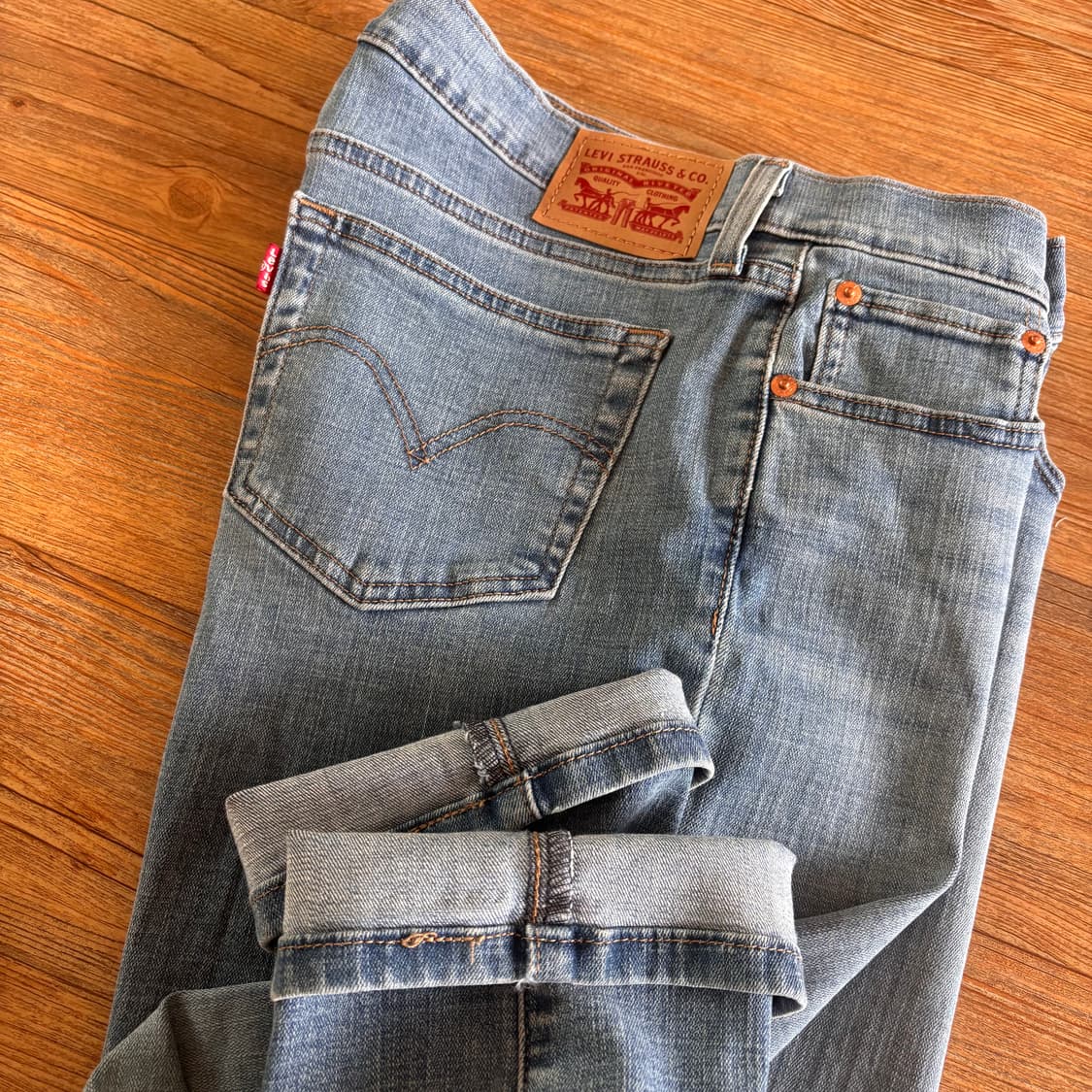 리바이스 28 보이프렌드 청바지 스판 데님 연청 레드탭 상품이미지2