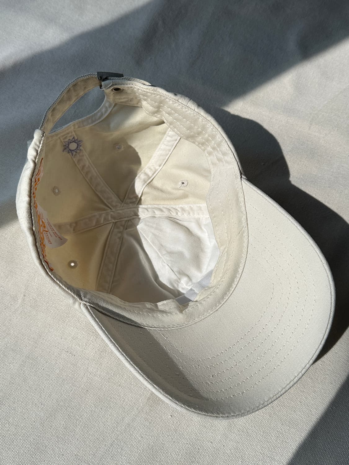 헬로선라이즈 로고 자수 볼캡 아이보리 상품이미지8