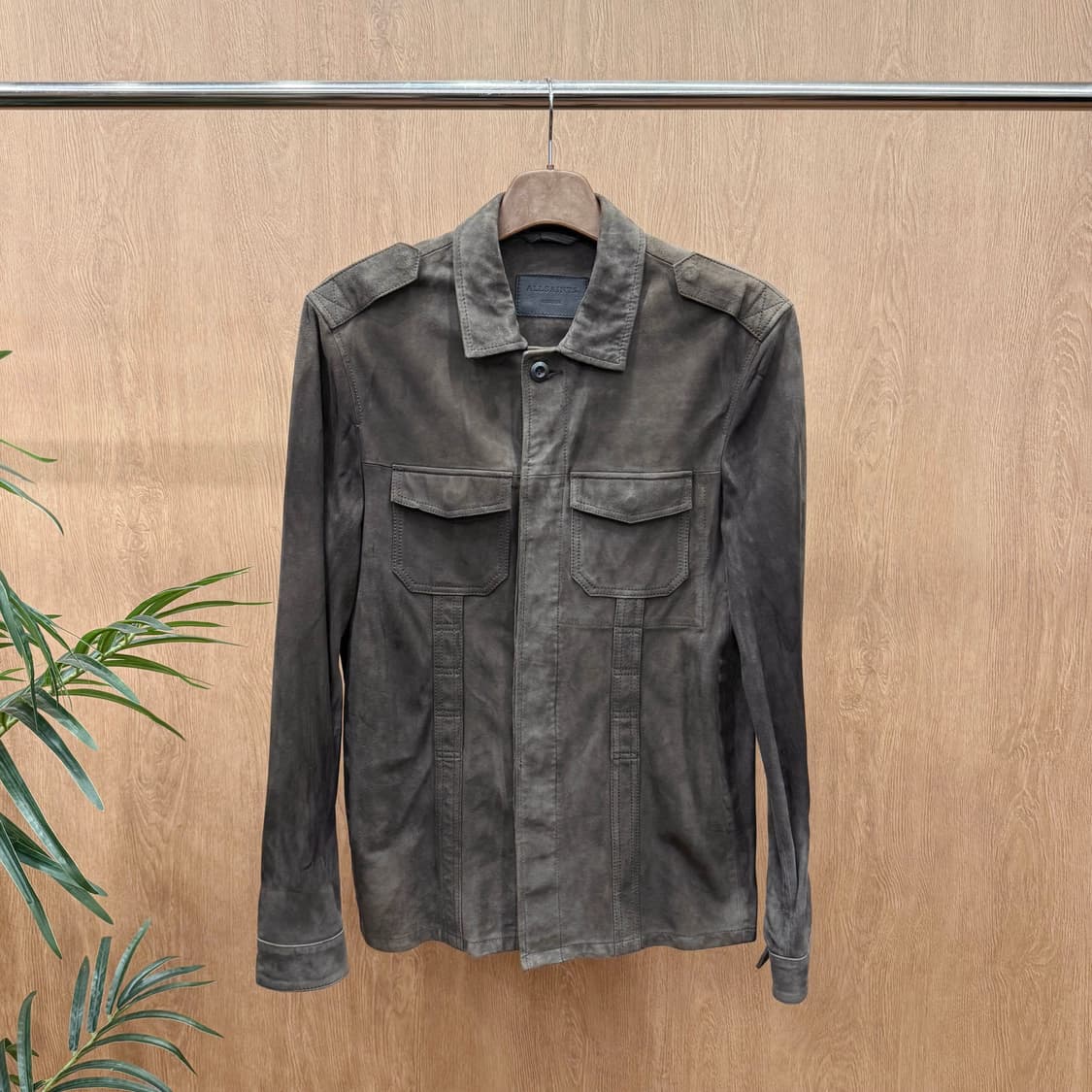 올세인츠 고트 스웨이드 레더 셔츠 자켓 워싱 투포켓 디테일 카키 브라운 상품이미지1