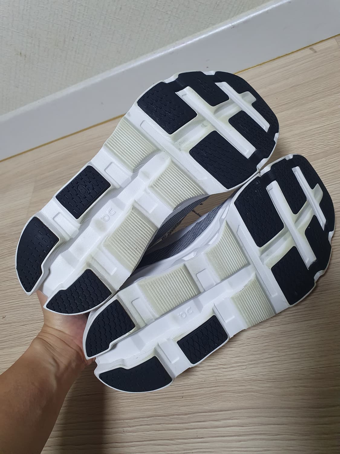 온러닝 클라우드몬스터2 러닝화 270 상품이미지7