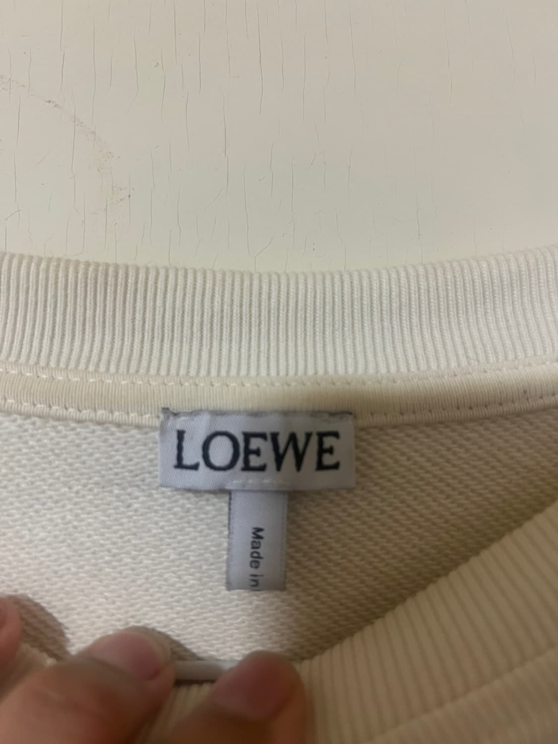 로에베 로고 아나그램 아이보리 맨투맨 팝니다. 상품이미지4