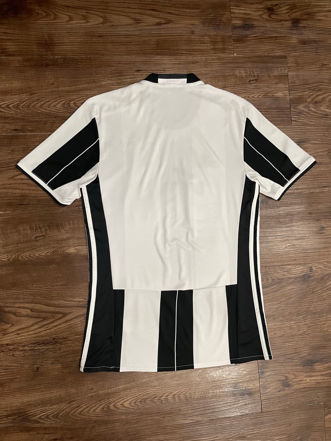 16-17 아디다스 유벤투스 홈 유니폼 95 상품이미지9