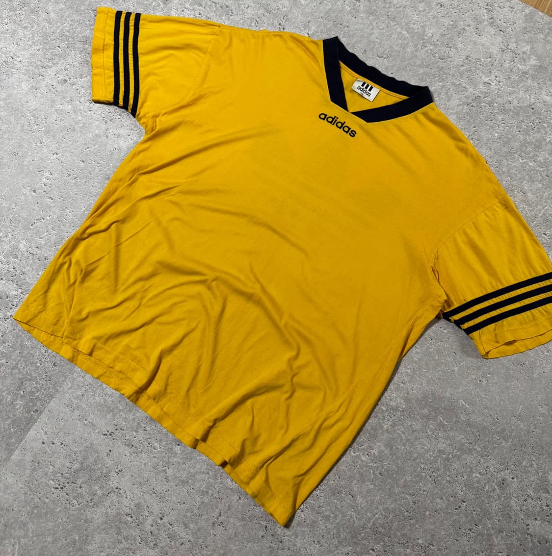 2XL 아디다스 빅로고 올드스쿨 90s 면 반팔 티 병아리 상품이미지4