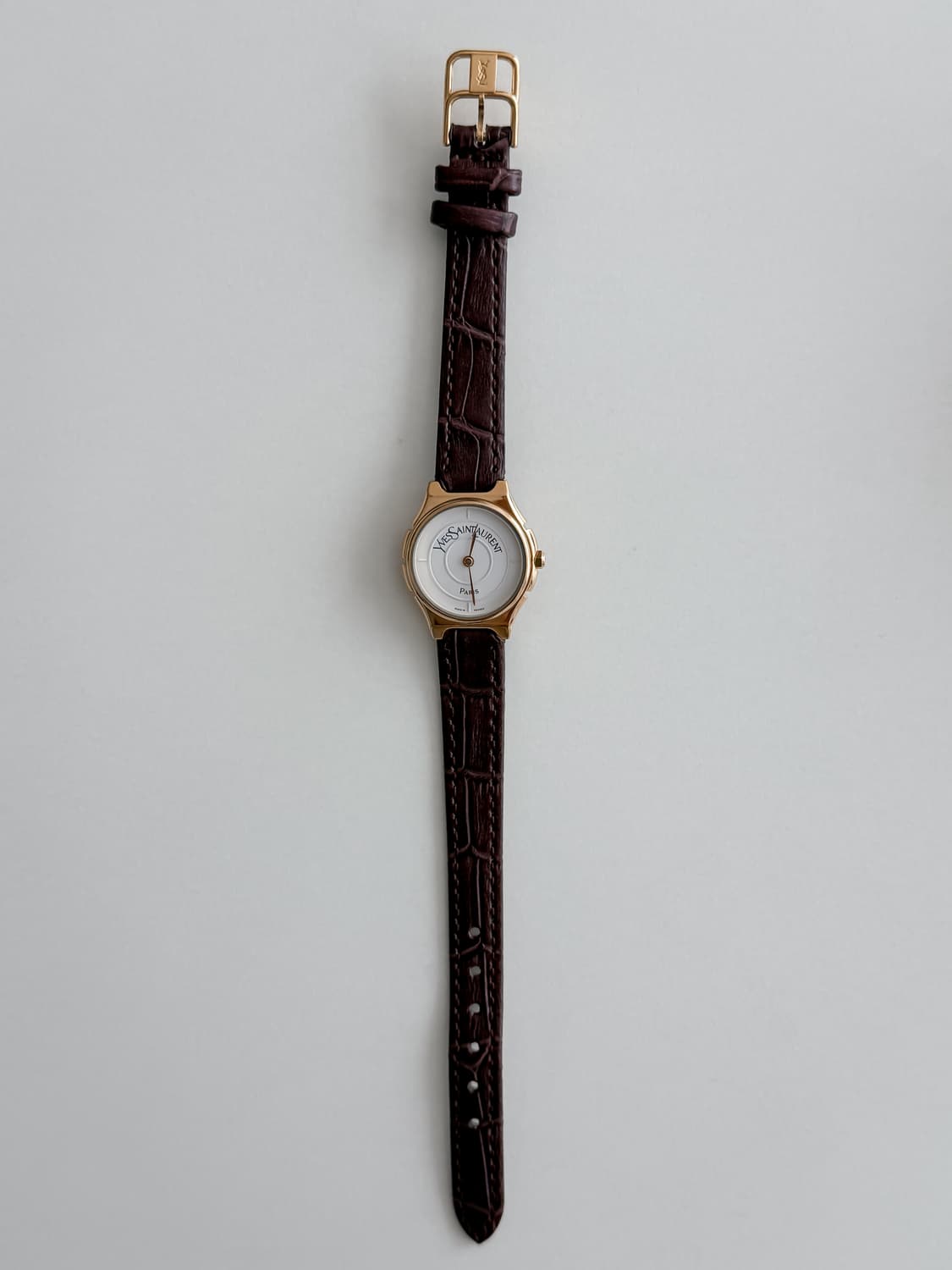 입생로랑 클래식 골드 라운드 레더 시계 상품이미지6