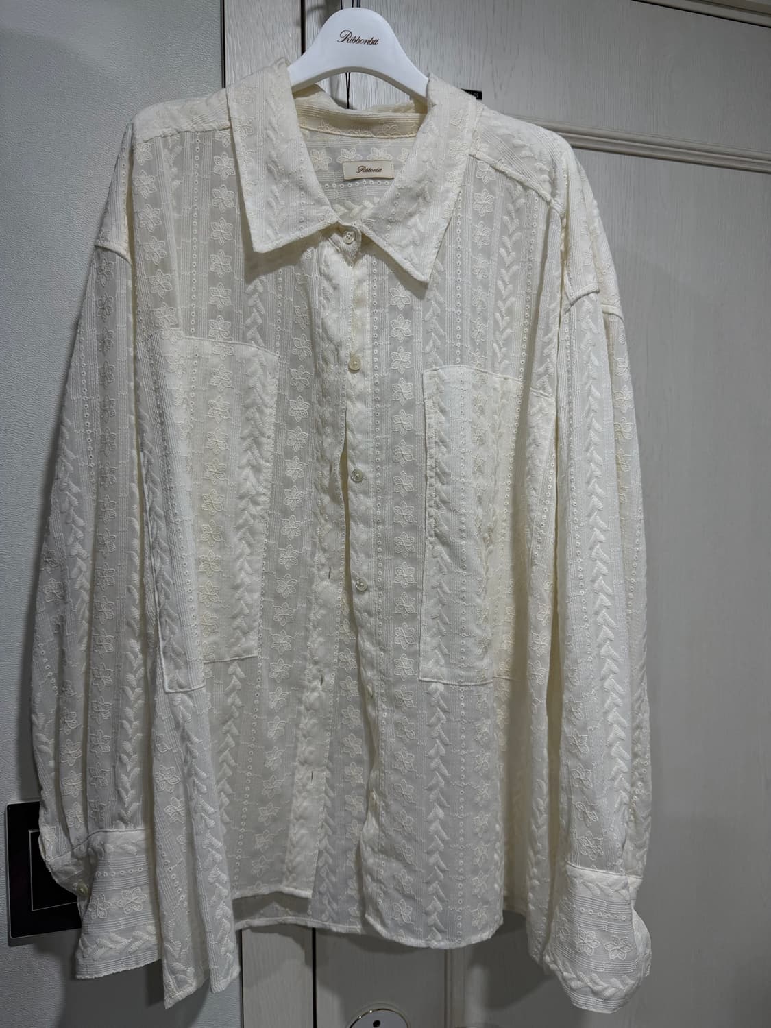 리본빛 자수 셔츠 Temp Shirt 상품이미지3