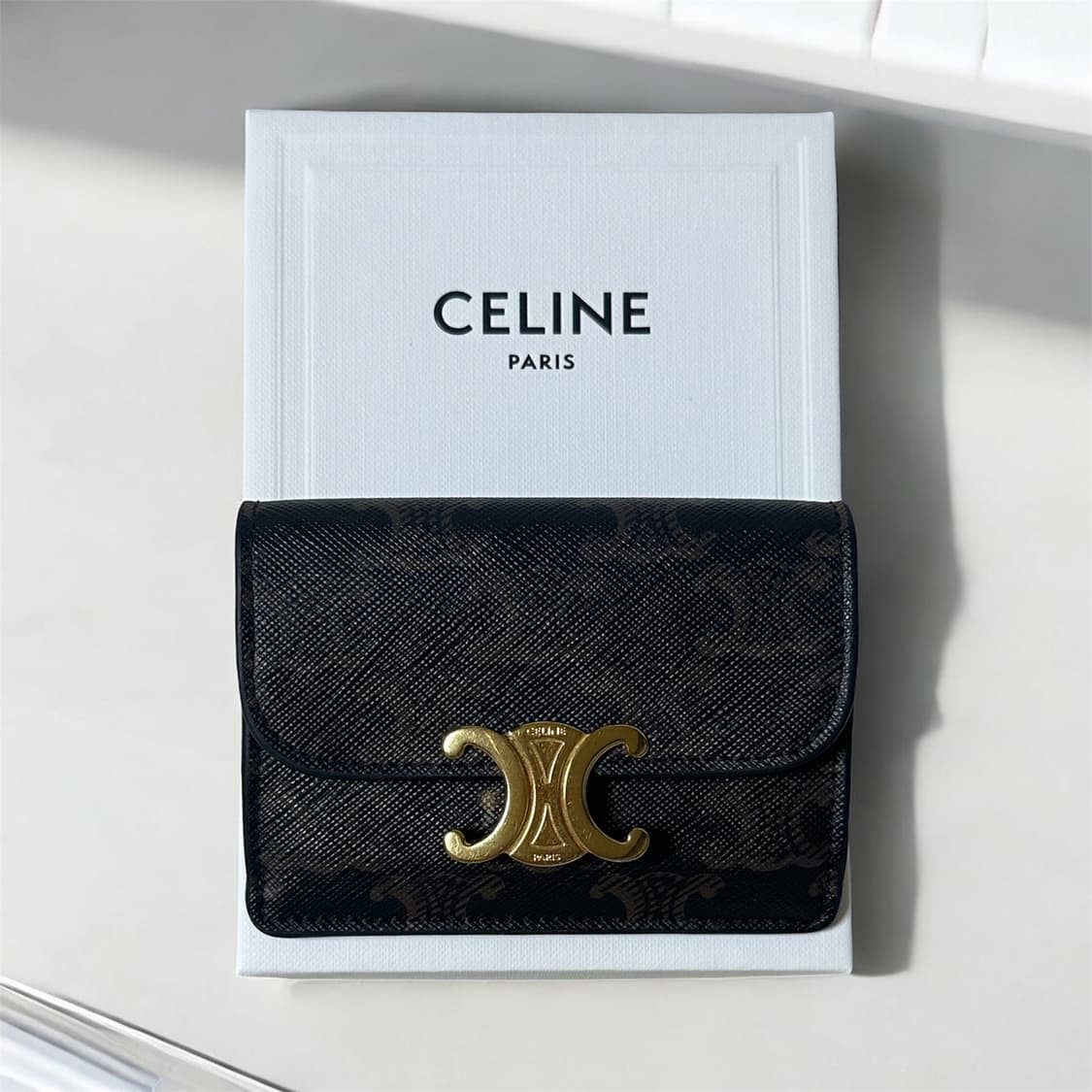셀린느 트리옹프 카드지갑 상품이미지2