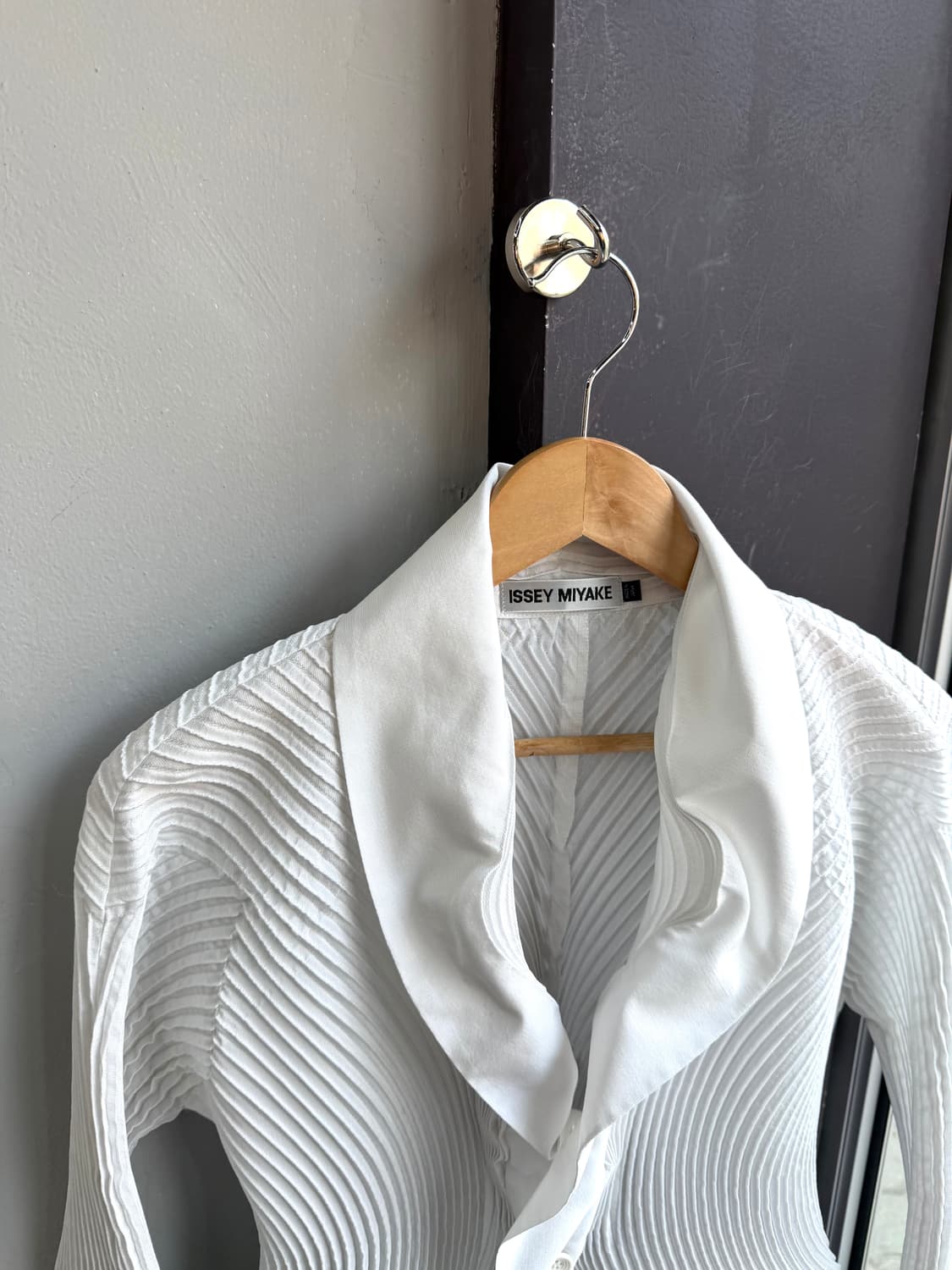 2/ 이세이미야케 3D C커브드 플리츠 자켓 상품이미지4