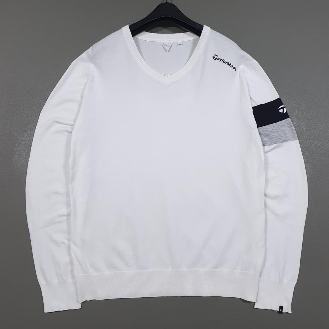 L 100) 테일러메이드 골프 신형 소매 배색 브이넥 니트 스웨터 화이트 상품이미지1