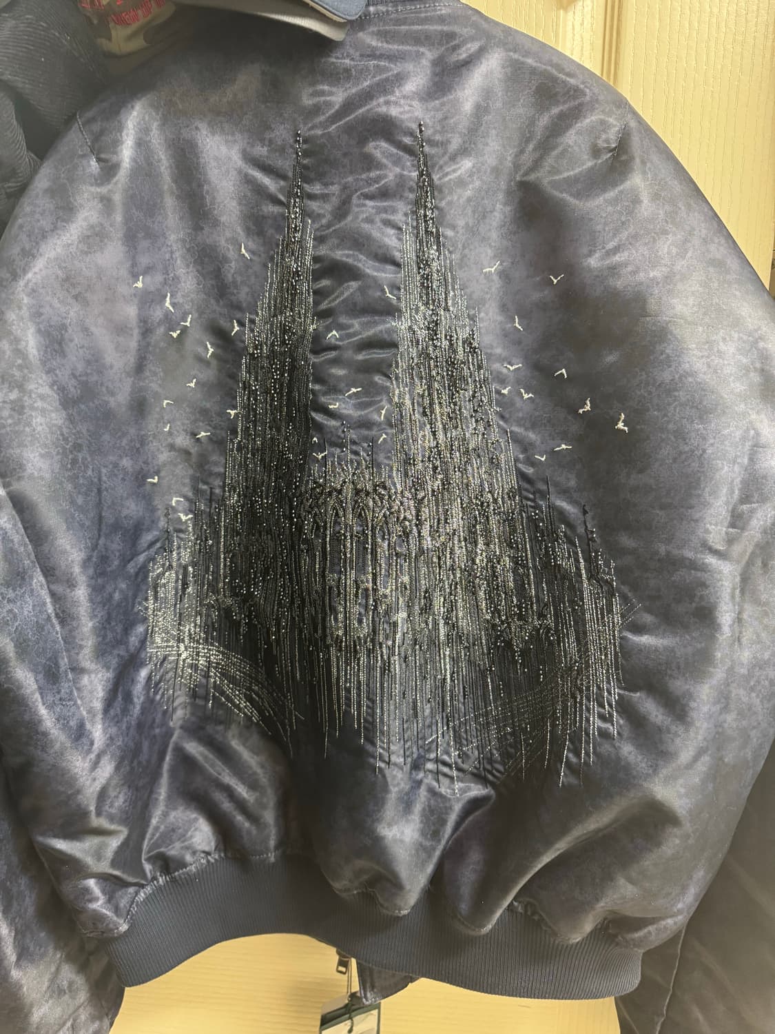 (새상품)25fw 언더마이카 할로윈 봄버 상품이미지5