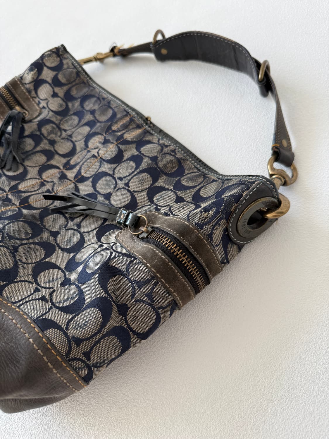 코치(COACH) 모노그램 숄더백 상품이미지3