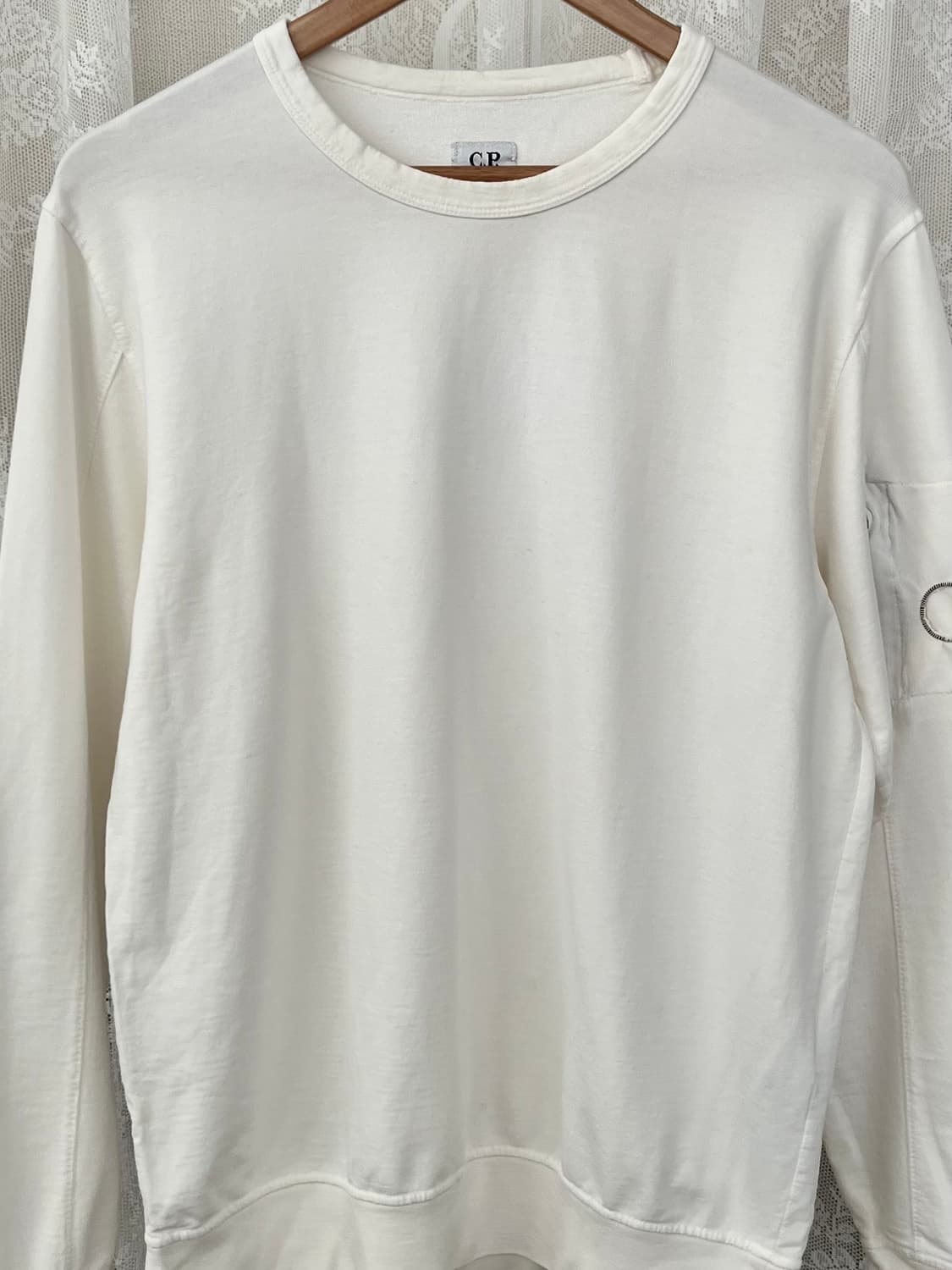 L) CP컴퍼니 크루넥 렌즈 맨투맨 아이보리 상품이미지3