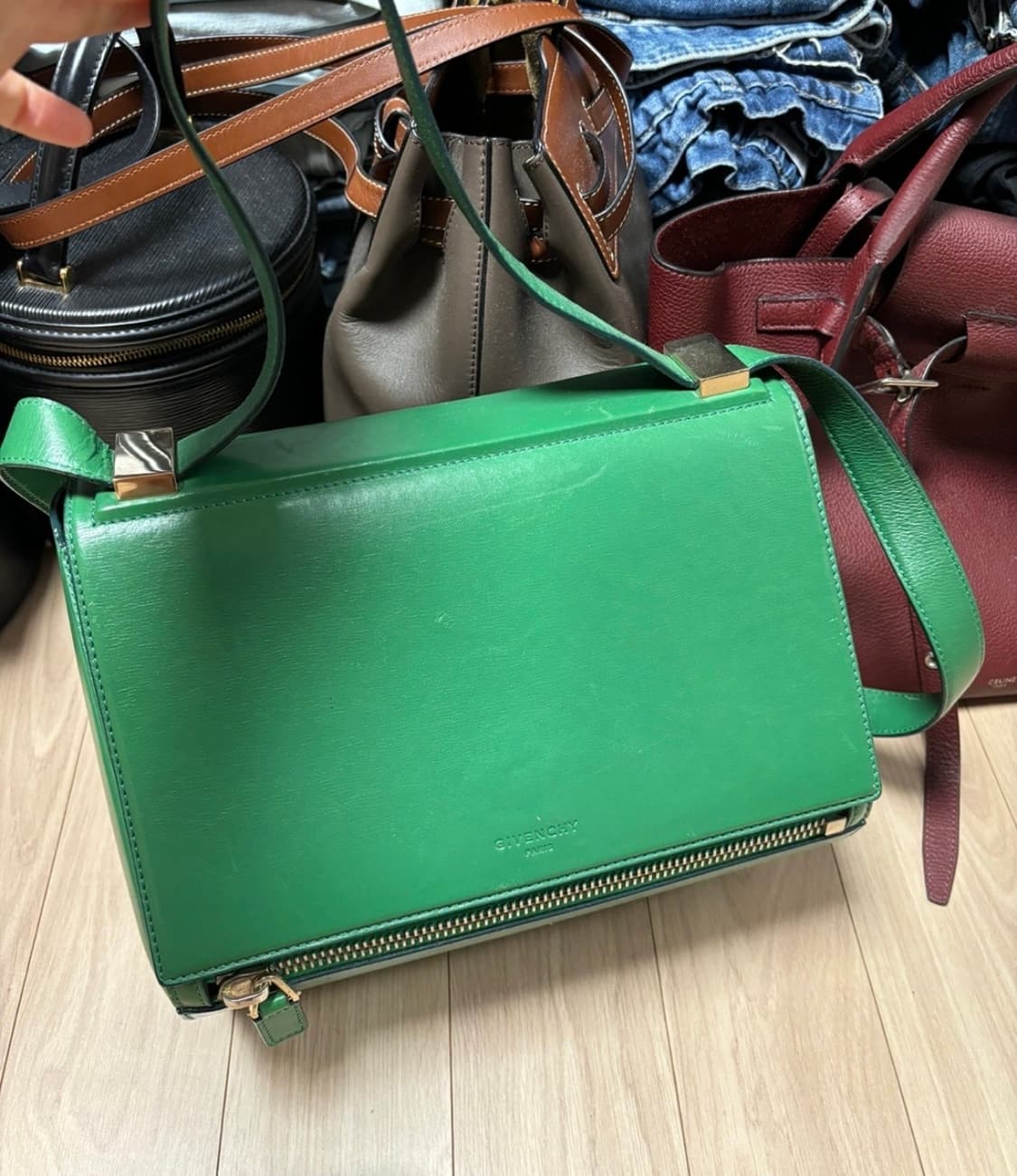 지방시 판도라 박스백 미듐 상품이미지1