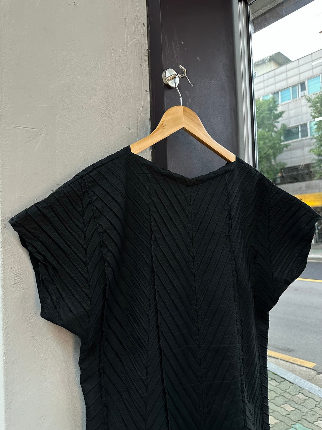 2/ 이세이미야케 20SS 볼룸 원피스(블랙) 상품이미지7
