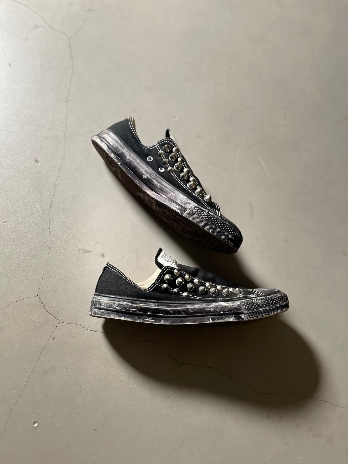 Gilet × Converse  Stud Custom Sneakers 상품이미지1