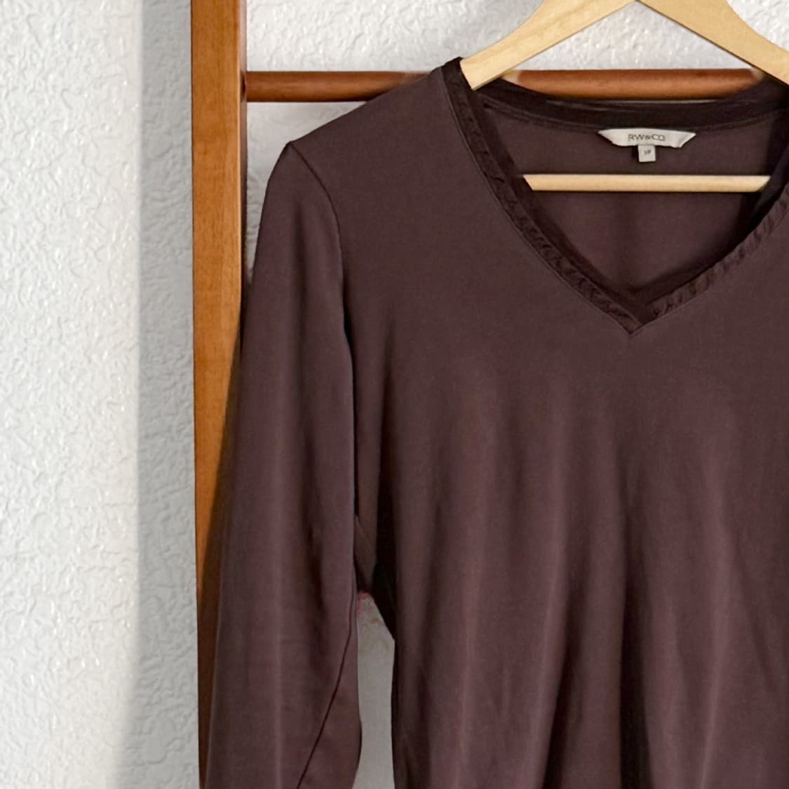 코코아 레이스 브이넥 티 상품이미지2