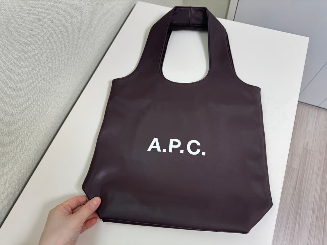아페쎄 다크브라운 스몰 니논 로고 토트백 상품이미지3