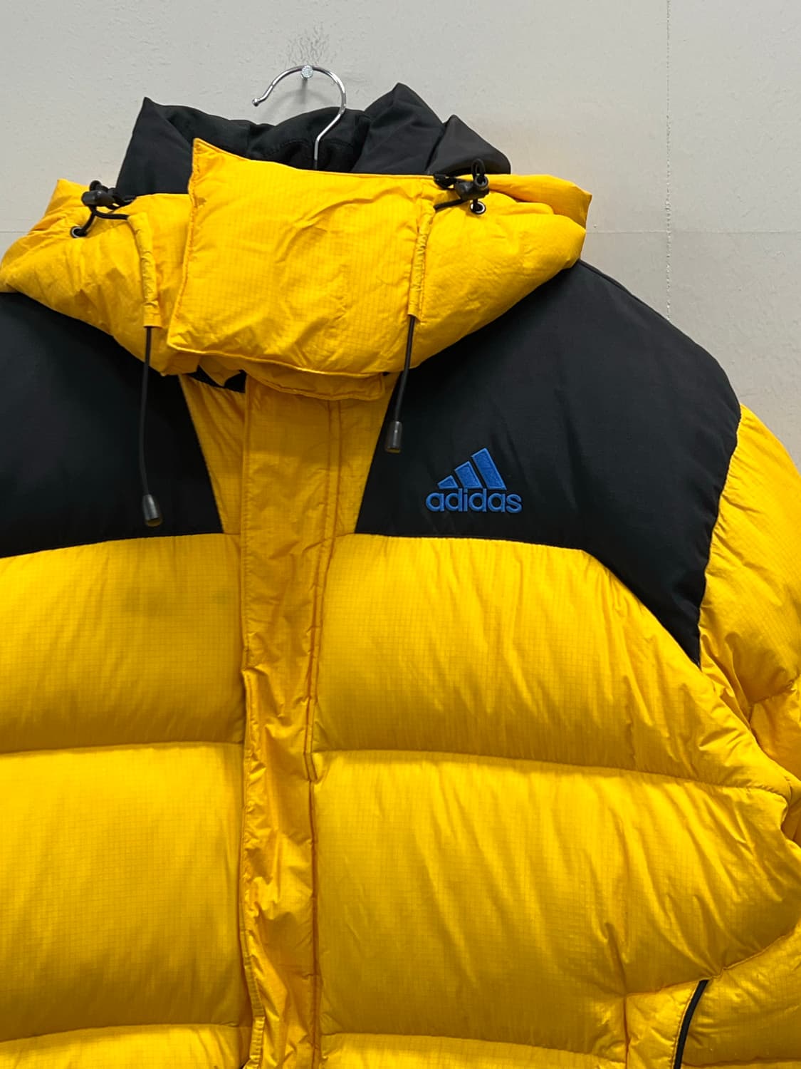 아디다스 800필 하이킹 벌키 구스 다운 옐로우 상품이미지3