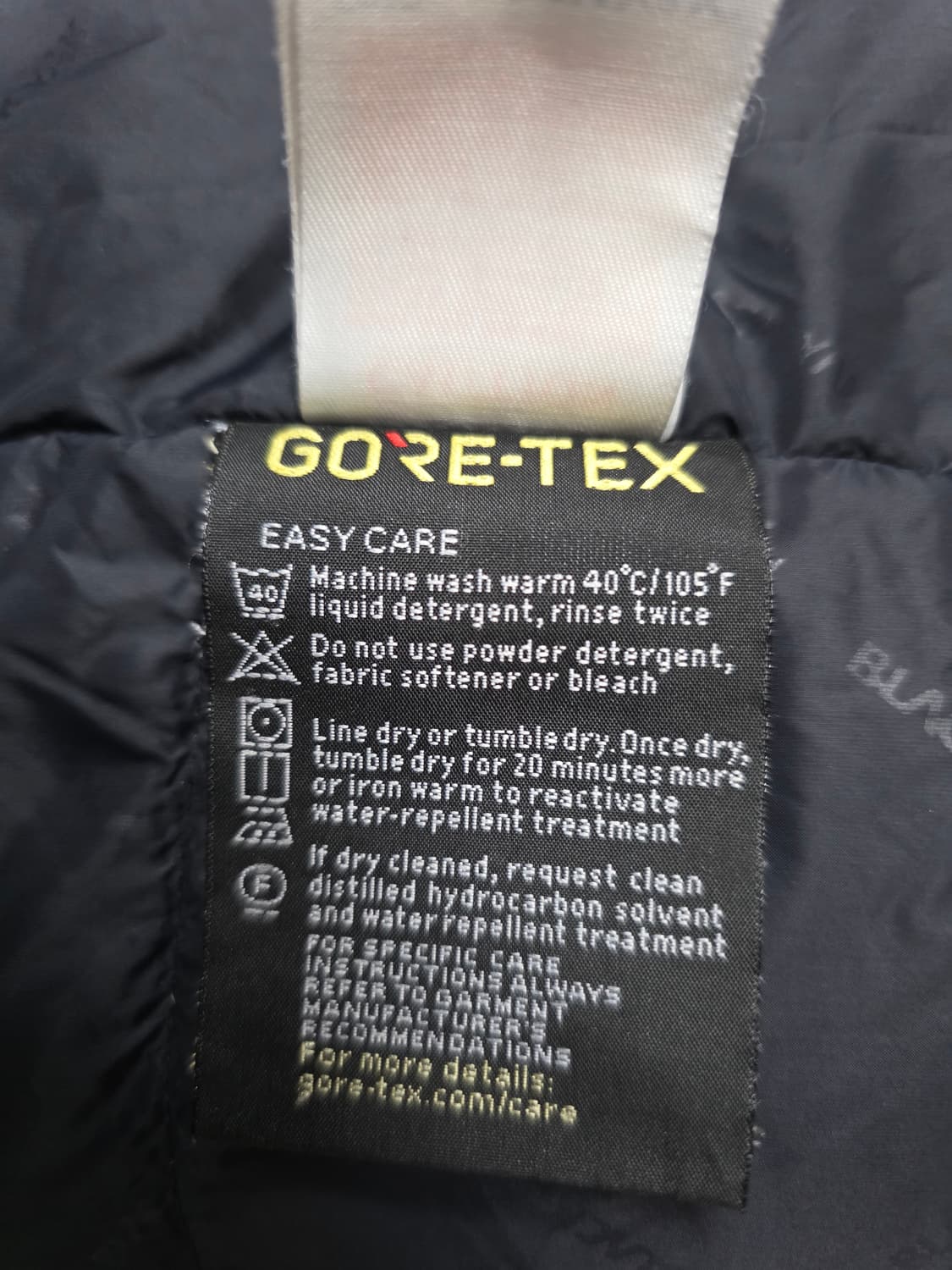 블랙야크 엣지 스톰 구스다운 롱패딩. 
싸이즈 100.  한정판 상품이미지10