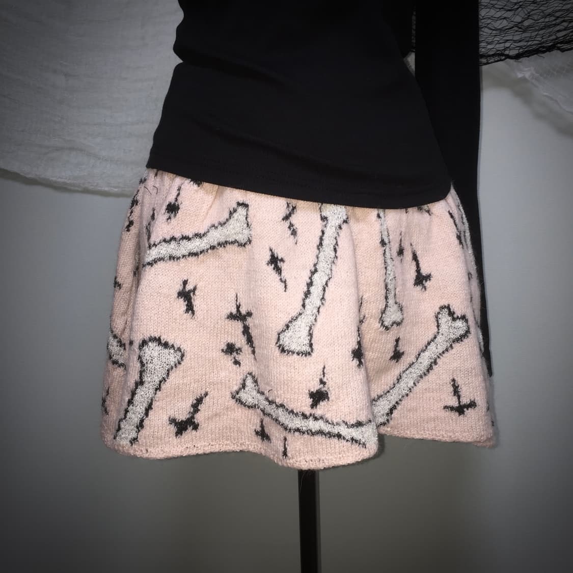 CANDY STRIPPER bone knit unbalance skirt 상품이미지3