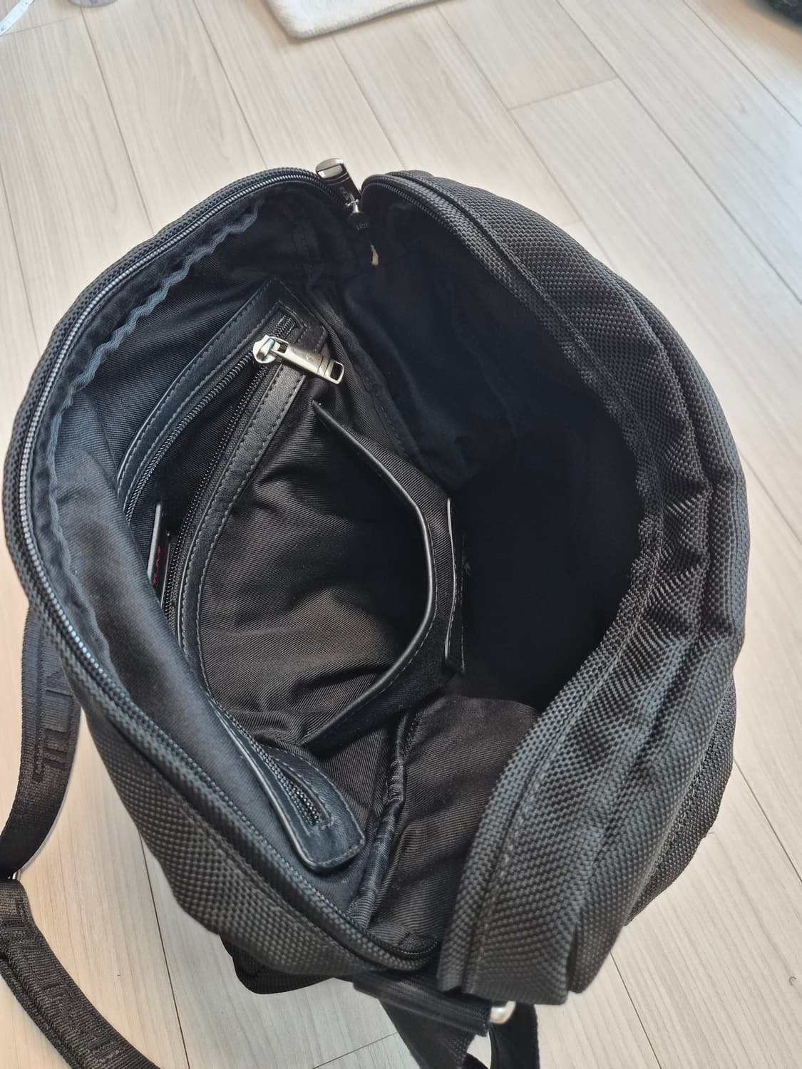 [정품] 투미(TUMI) 알파 메신저 크로스백 (블랙) 상품이미지2