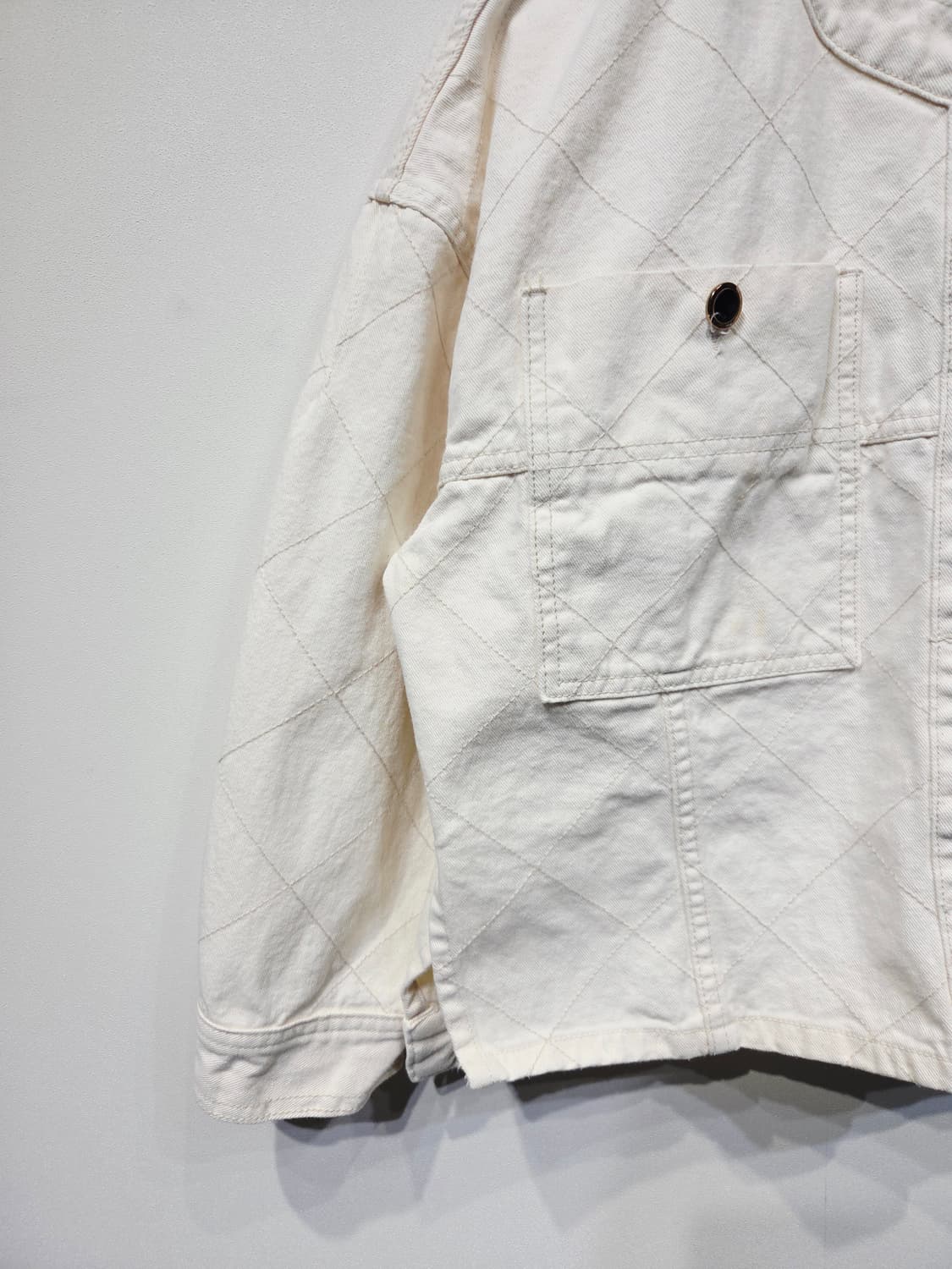 AFTERGLOW 애프터글로우 다이아 퀄팅 노카라 크롭 자켓 상품이미지4