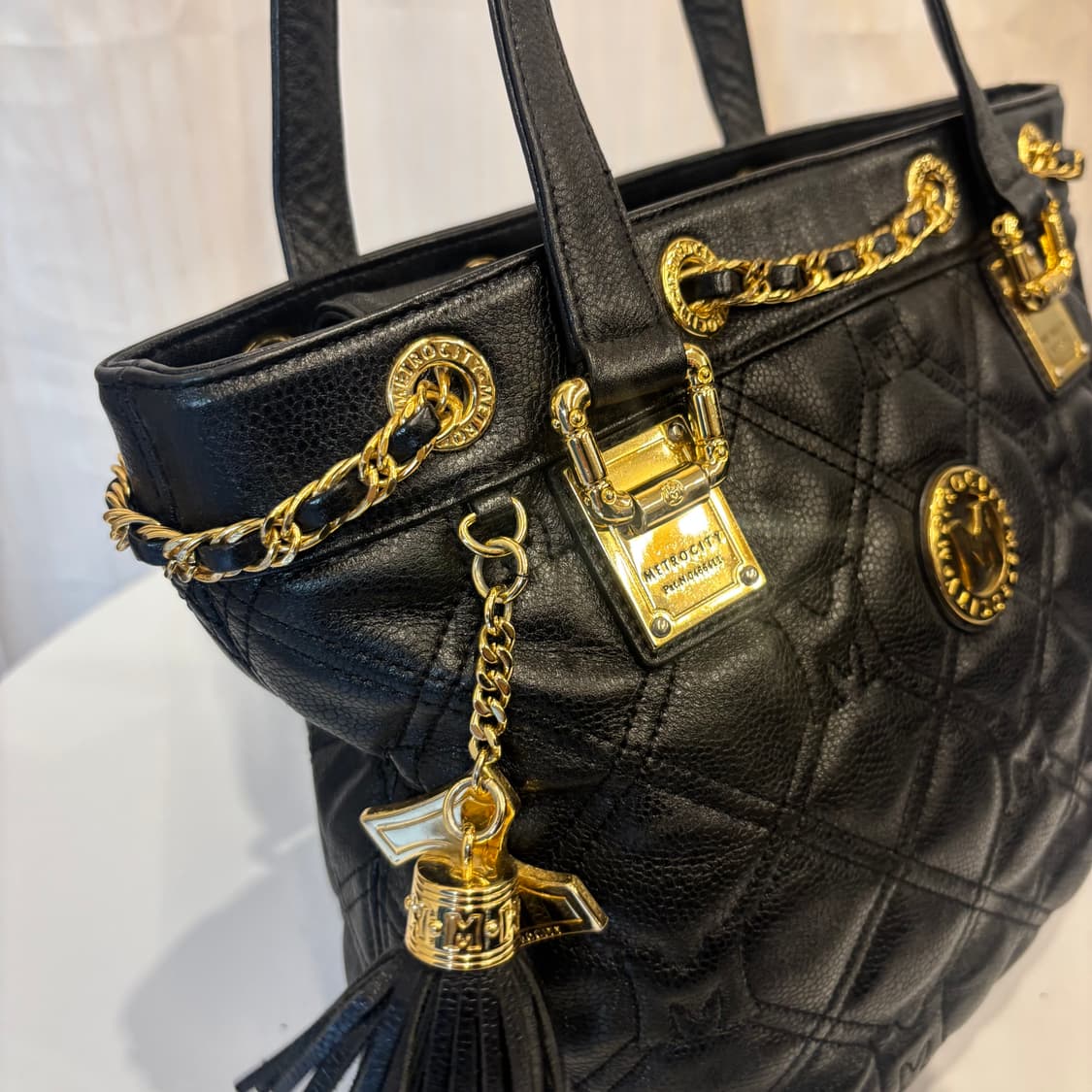 정품 메트로시티 퀄팅 금장 숄더백     상품이미지5