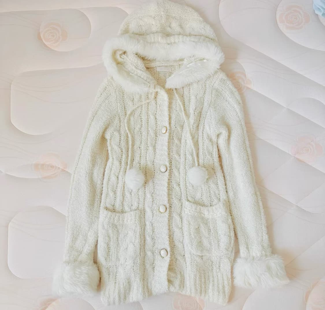 리즈리사 라떼갸루 폼폼이 후드 니트 상품이미지1