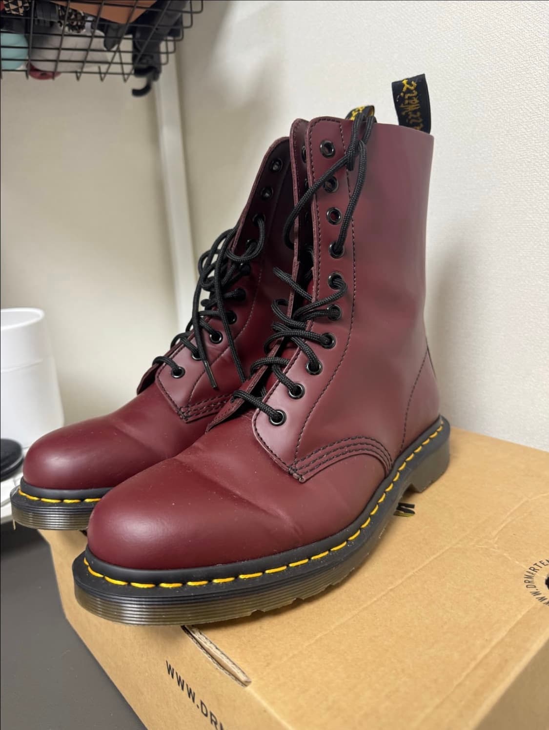 닥터마틴 체리레드 10홀 265 상품이미지2