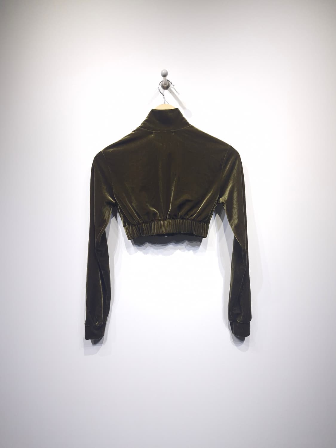 BORN TO WIN 본투윈 벨벳 크롭 트랙 자켓 카키 상품이미지2