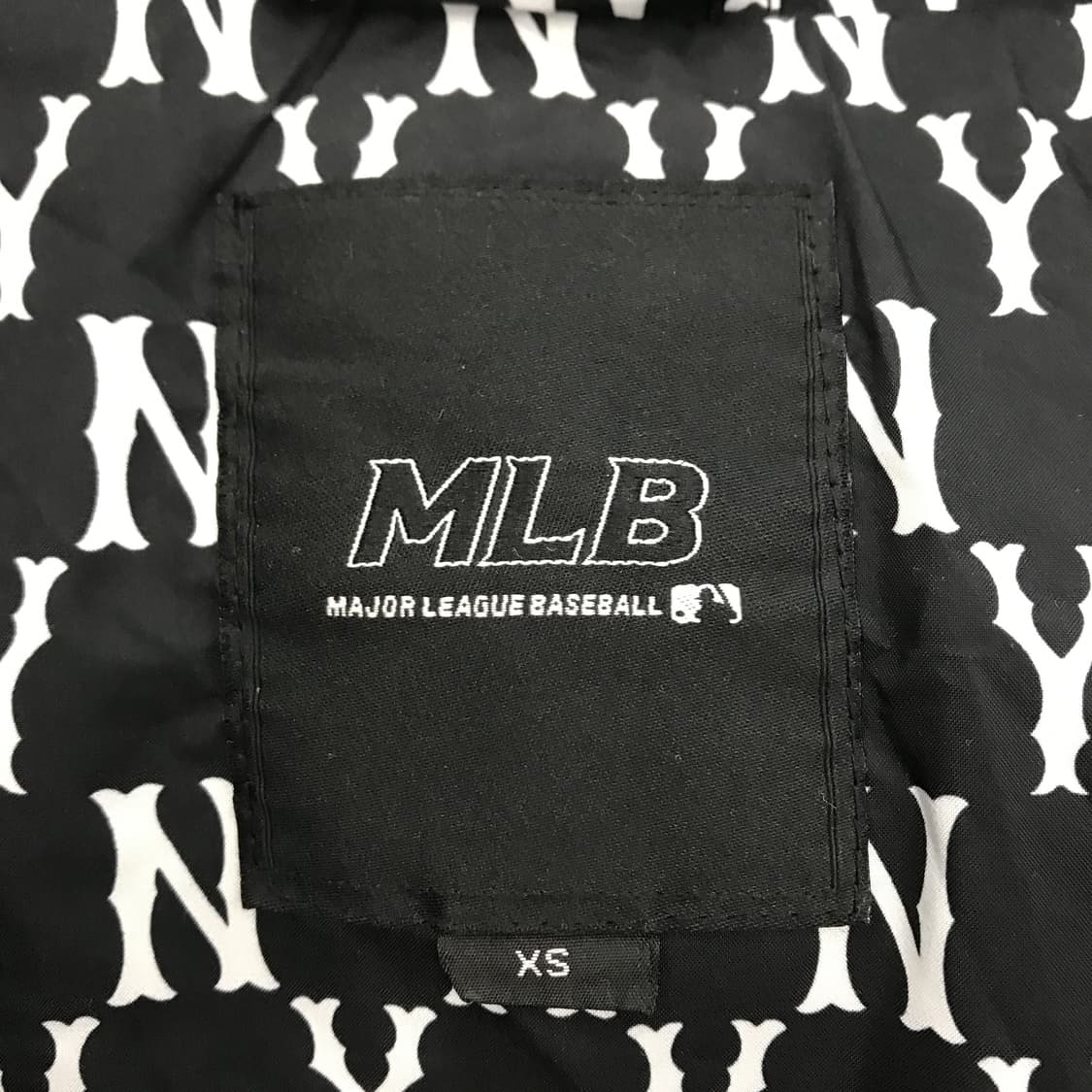 MLB 클래식 모노그램 구스다운 패딩 [XS] 상품이미지5