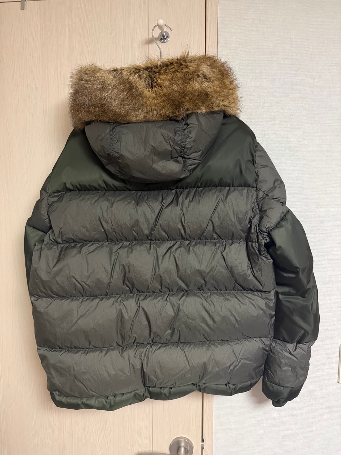 [5] 몽클레어 22fw 메이돕 새상품 사블렛숏 카키 상품이미지3