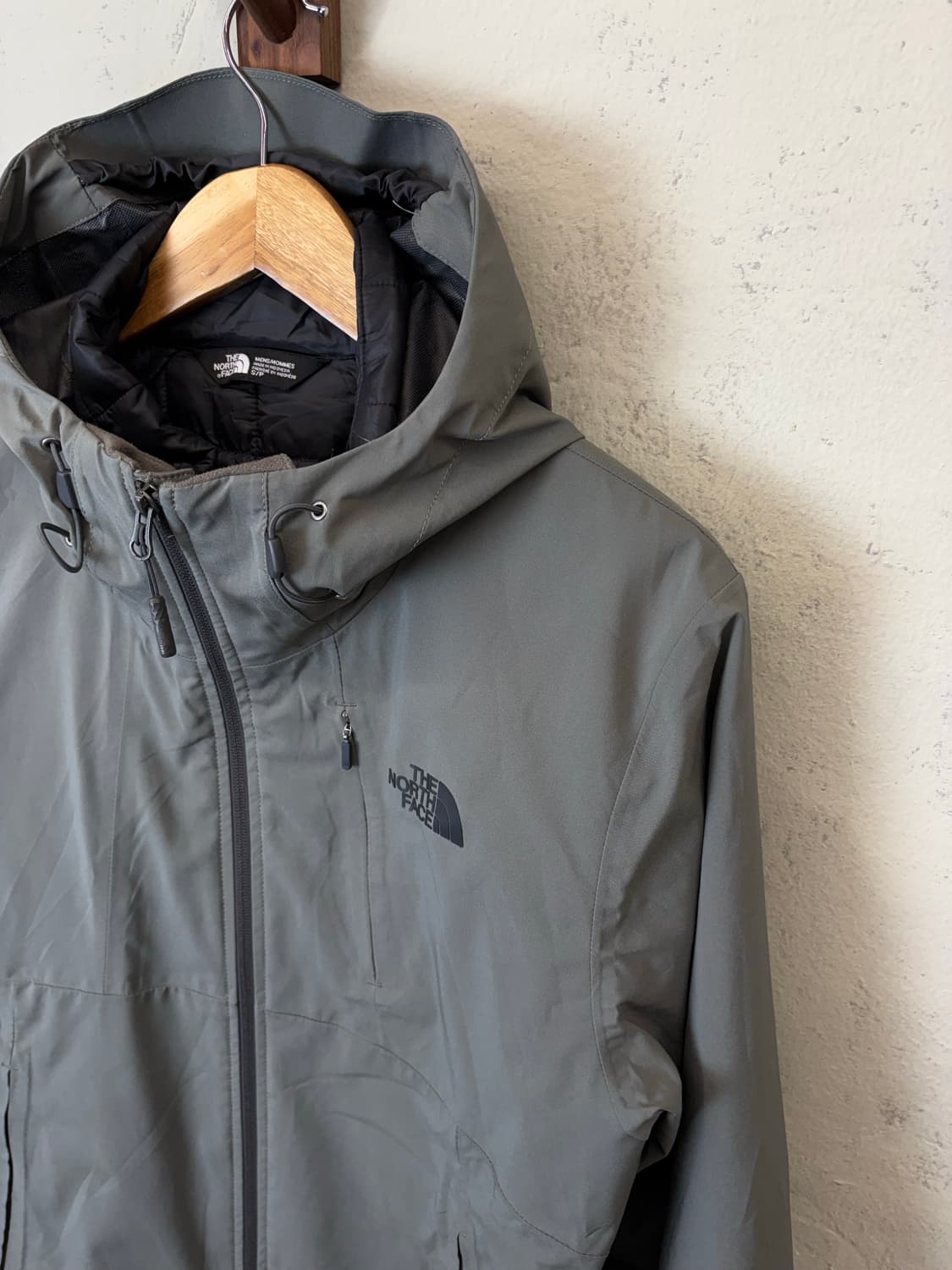 노스페이스 드라이벤트 바람막이 자켓 그래이 상품이미지3