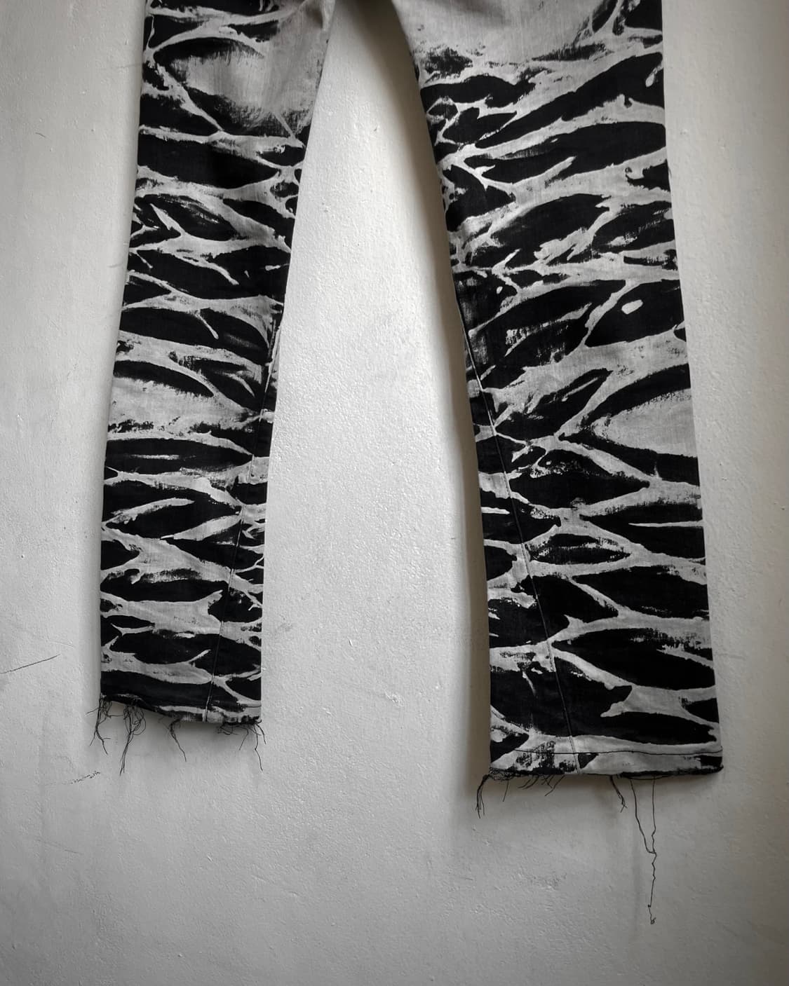 TORNADO MART Wild Destroyed Detail Jeans 상품이미지9