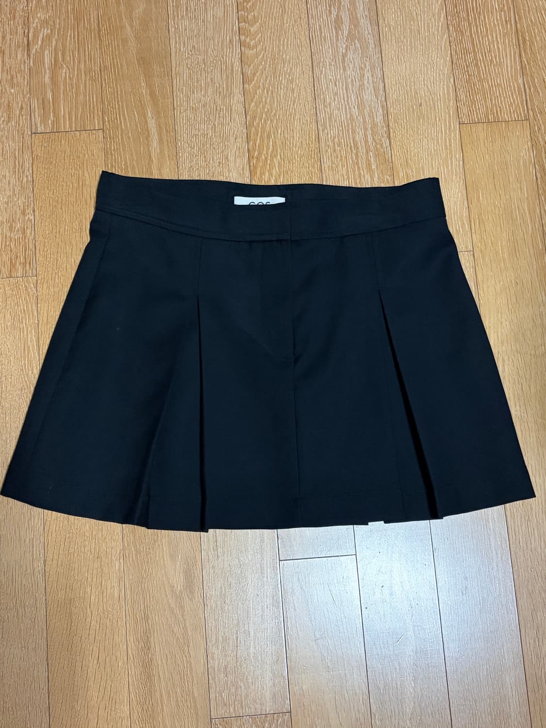 COS 로우라이즈 플리츠 미니 스커트 34 상품이미지5