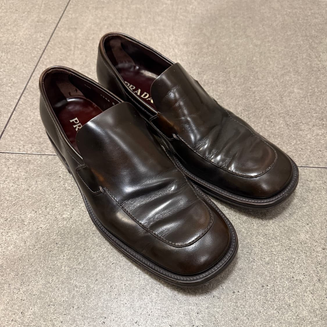 프라다 스퀘어토 다크브라운 로퍼 8 1/2 상품이미지1