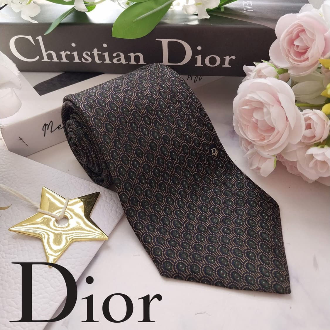 디올 실크 다크그린 공작새 패턴 넥타이 9.2cm A+등급 K1896
 상품이미지1