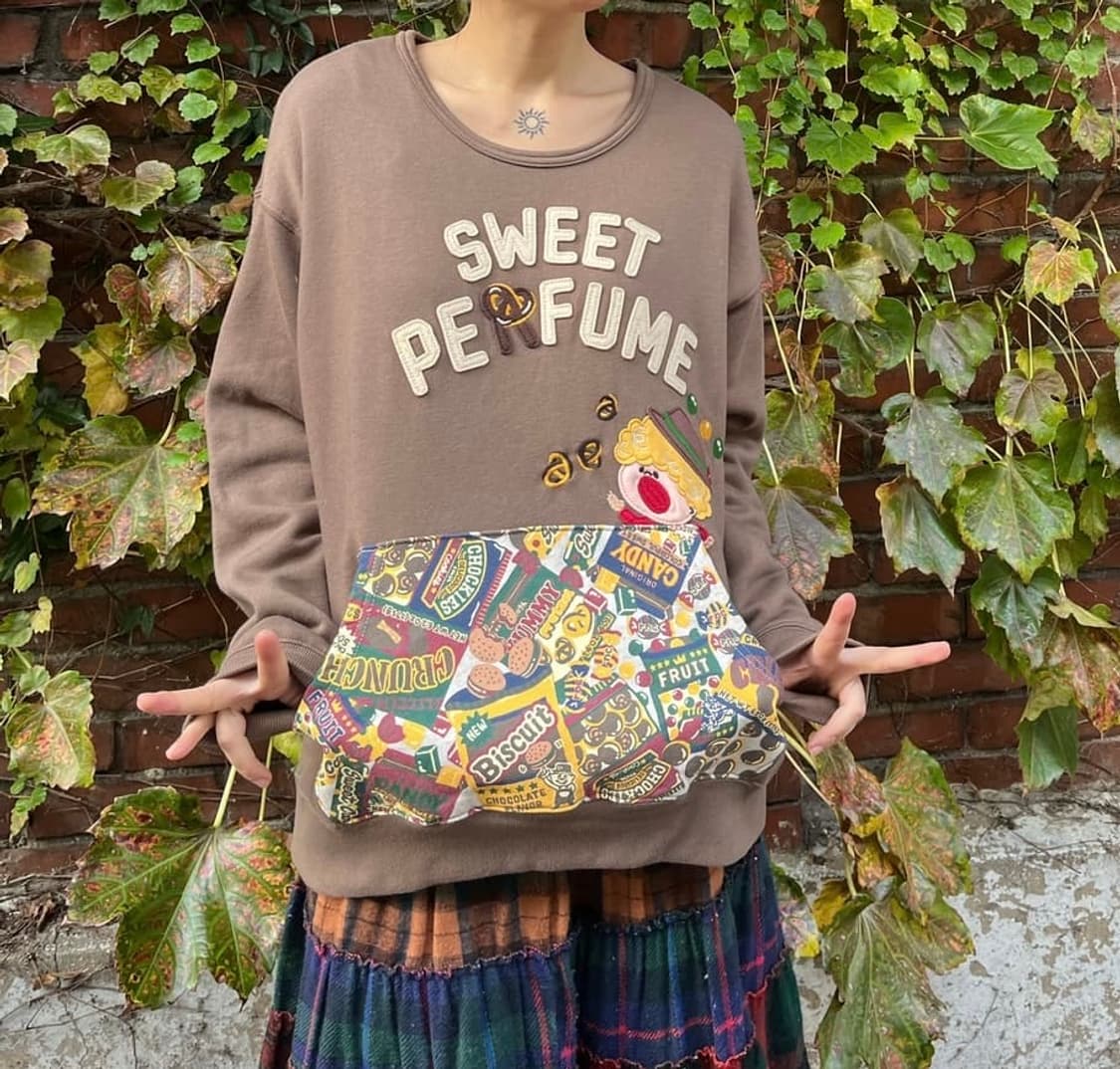 패치 자수 포인트 맨투맨 상품이미지7