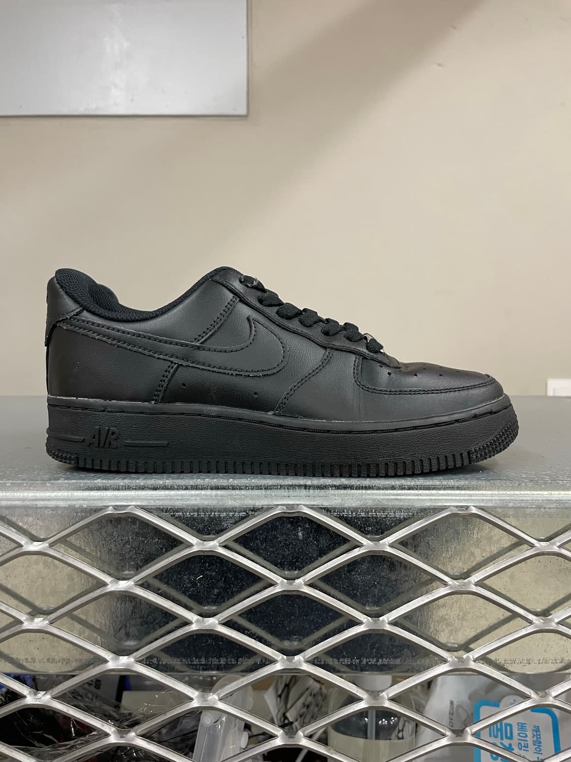 나이키 에어포스1 블랙 240 상품이미지4