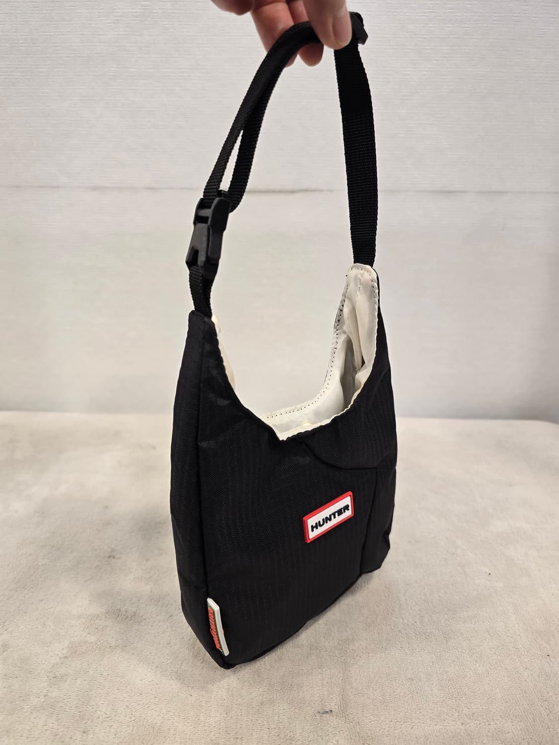 헌터 유시몰 미니 호보백 블랙 토트백 상품이미지3